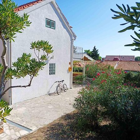 Charming Apartments With Garden Bol Camera foto