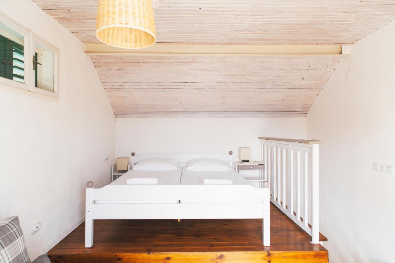 Charming Apartments With Garden Bol Esterno foto