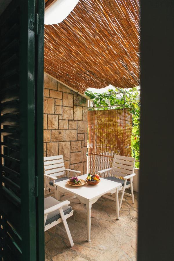 Charming Apartments With Garden Bol Esterno foto