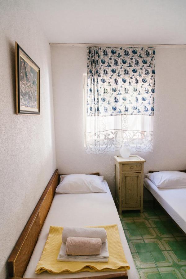 Charming Apartments With Garden Bol Esterno foto