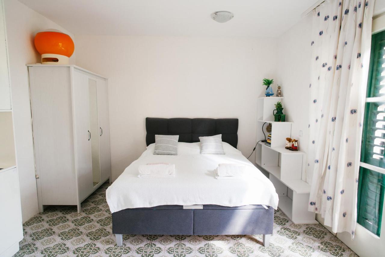 Charming Apartments With Garden Bol Esterno foto