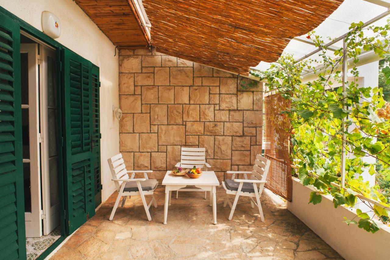 Charming Apartments With Garden Bol Esterno foto