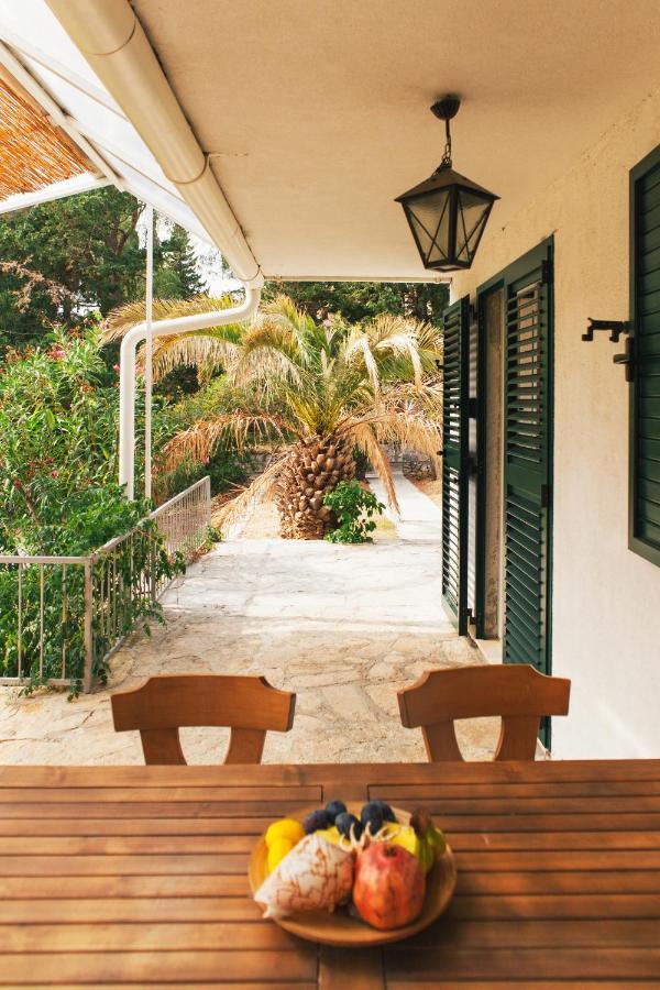 Charming Apartments With Garden Bol Esterno foto